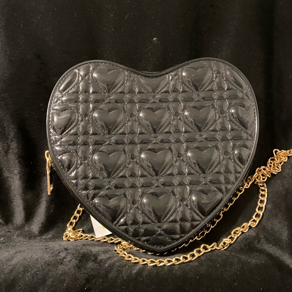 Von Maur Heart Crossbody New